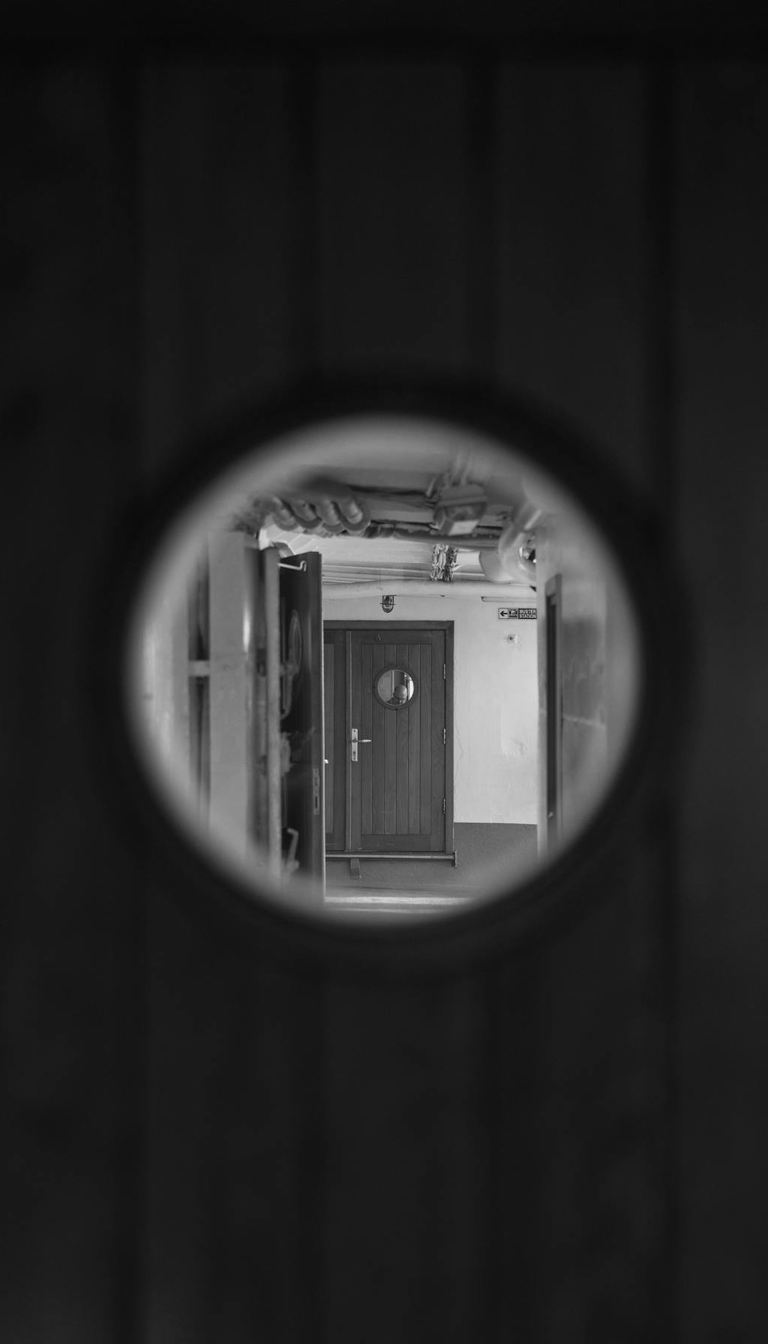 Peephole